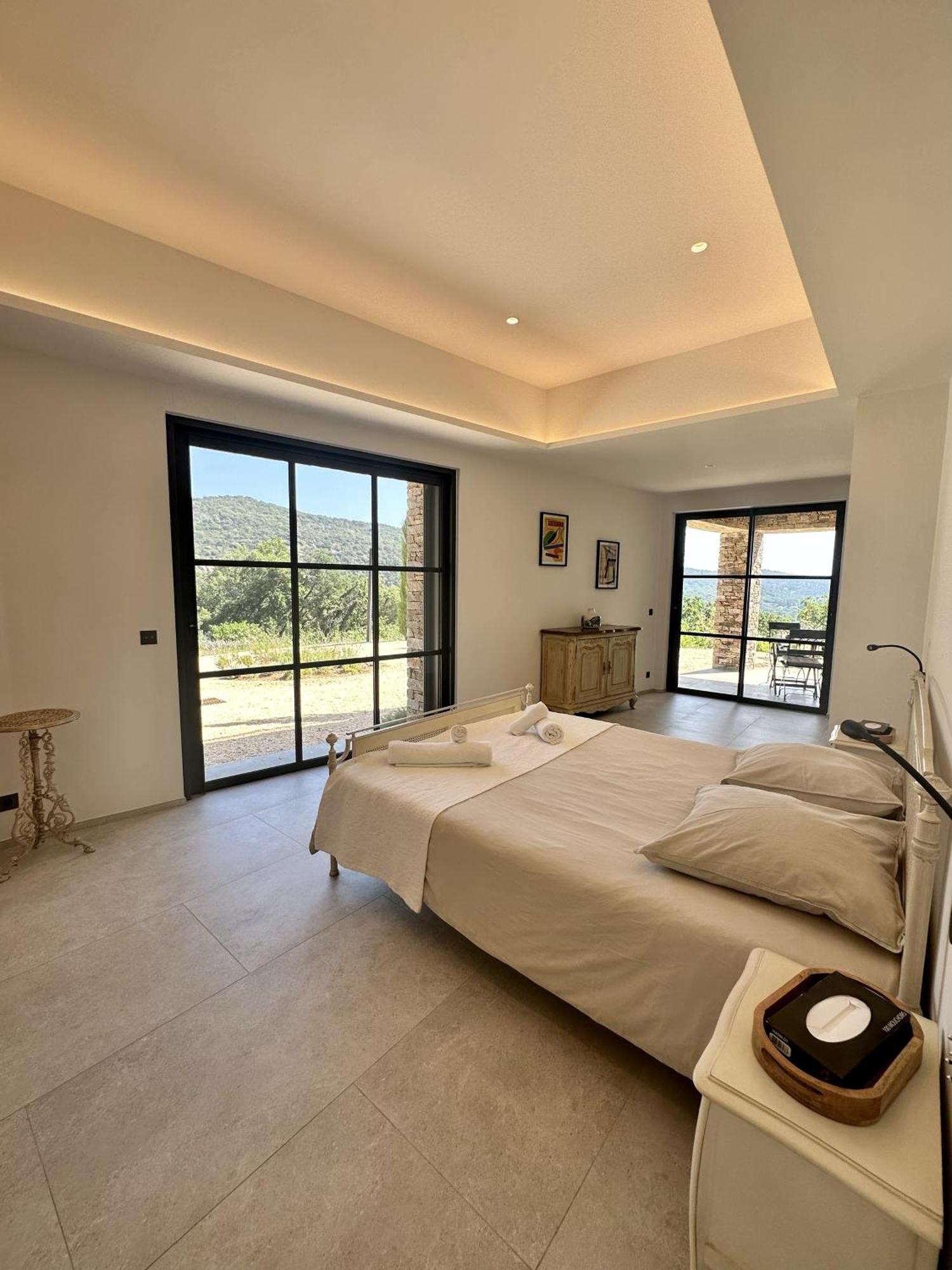 Le Mas Saint Michel Grimaud Bed and Breakfast Exteriör bild