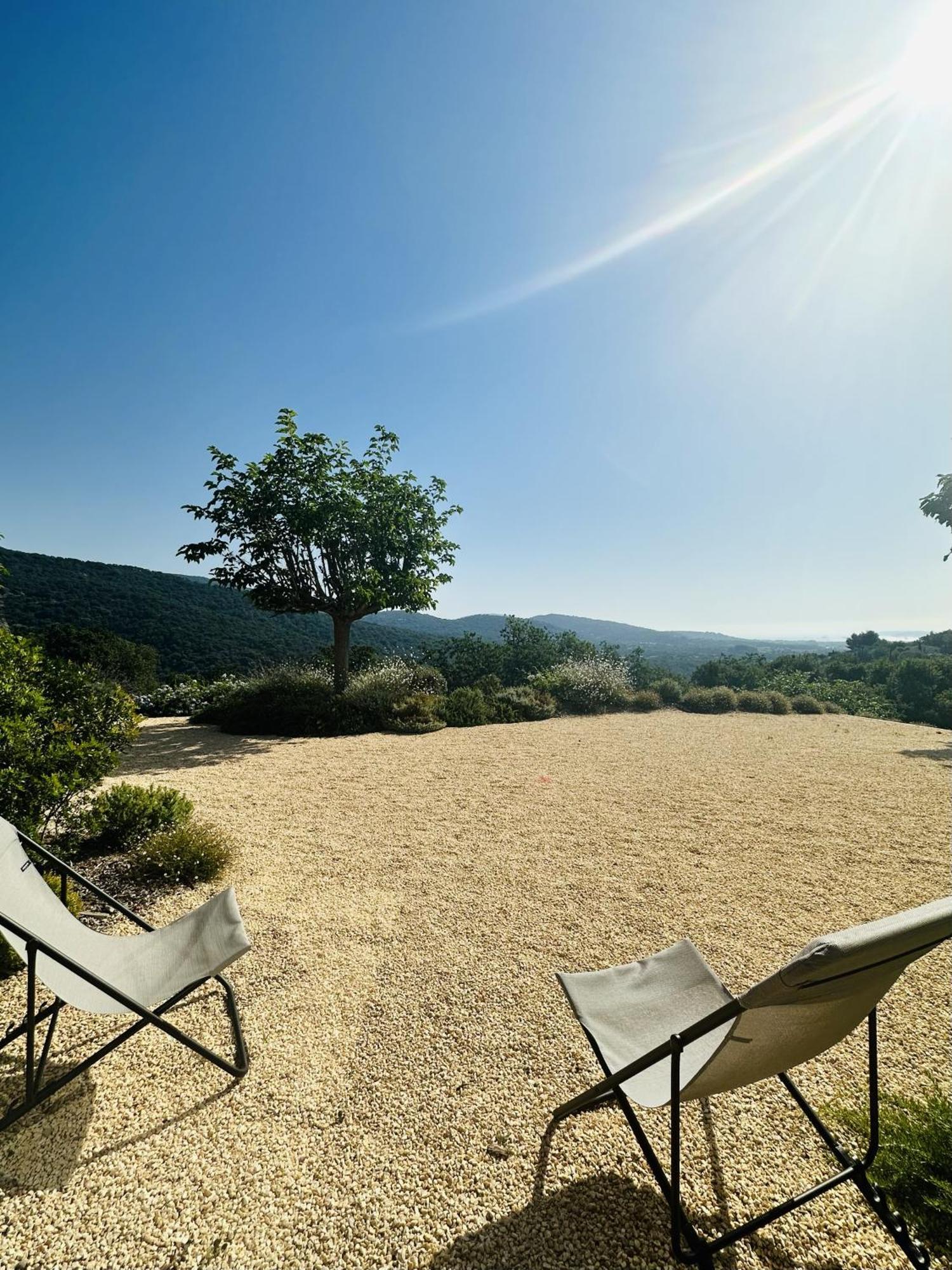 Le Mas Saint Michel Grimaud Bed and Breakfast Exteriör bild